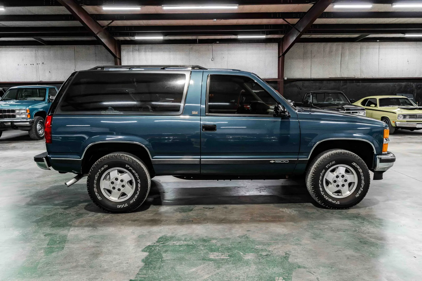 1994-Chevrolet-Blazer-Medium Dark Teal Metallic-1GNEK18K2RJ324769--38.jpg